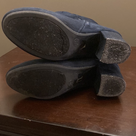 Refresh Navy Faux Suede Boots, size 8.5 pull on with 1/2 zipper - Picture 10 of 16